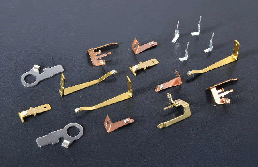 如何解決五金衝壓件出現翻料，扭曲