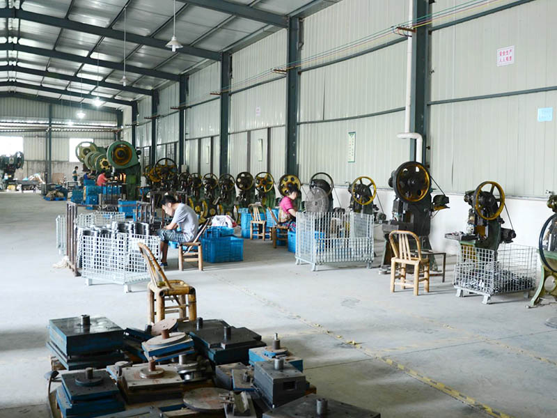 開一家五金加工廠需要哪些設備？