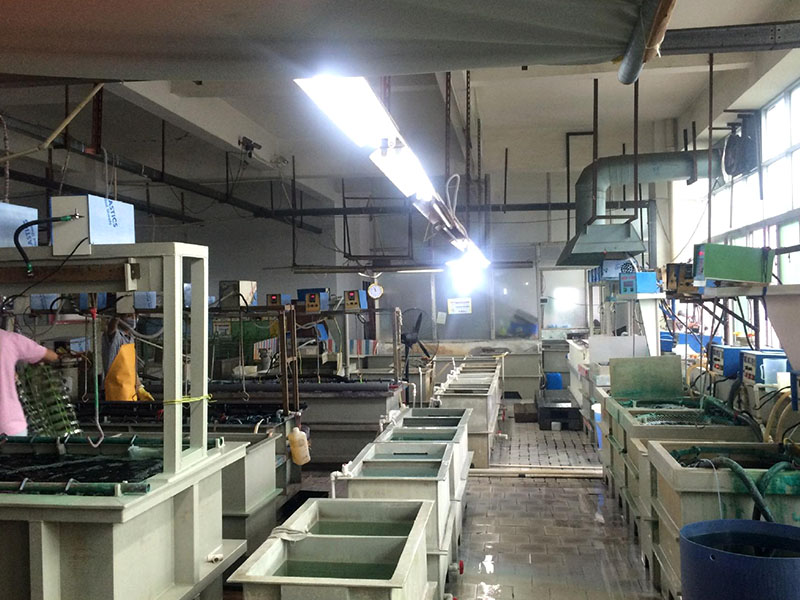 為何要關停小五金加工廠？