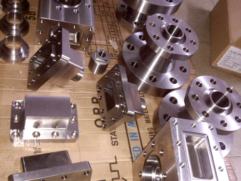 車床加工生鐵件要不要加水？